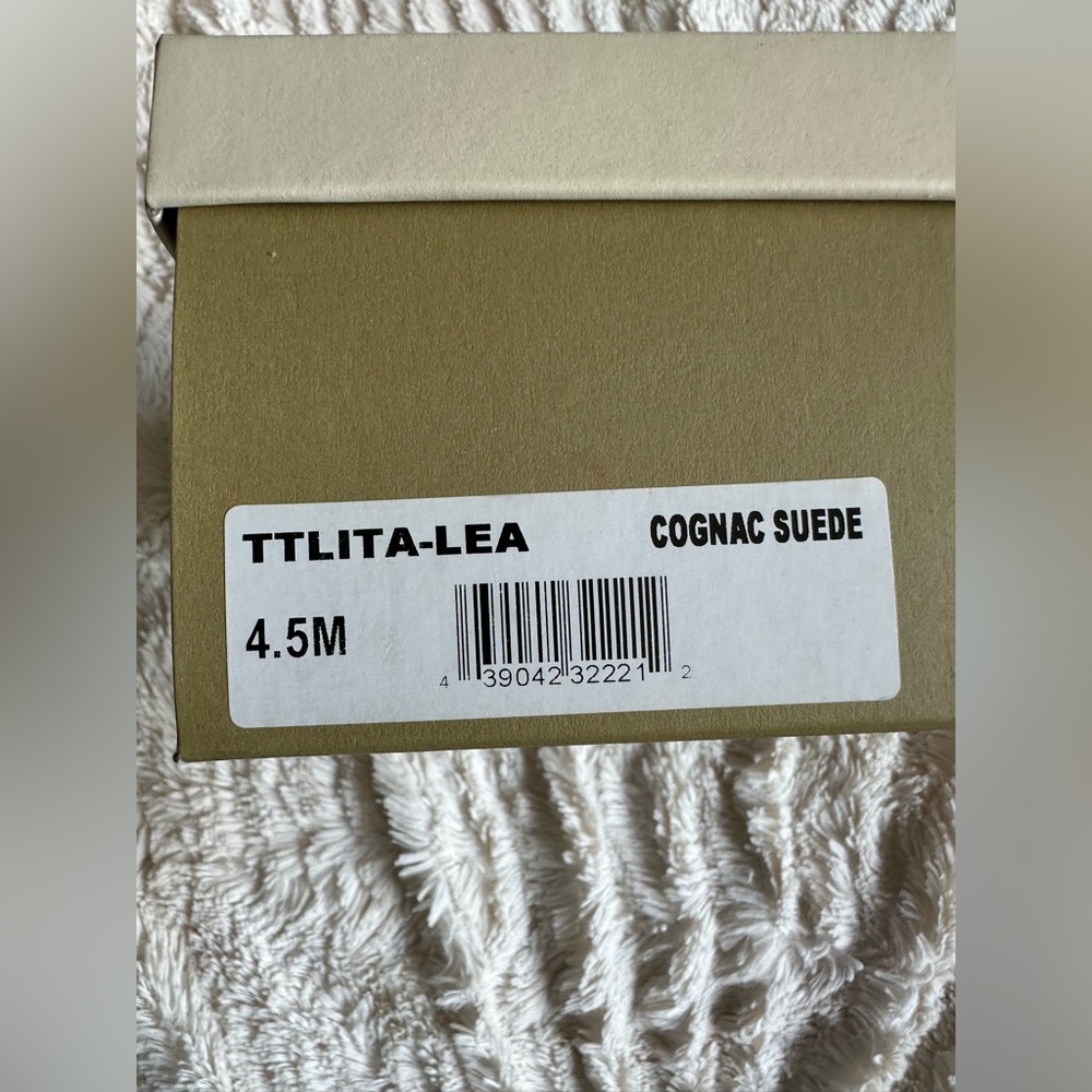 Brand new in box Tucker and Tate sandals - Picture 3 of 7